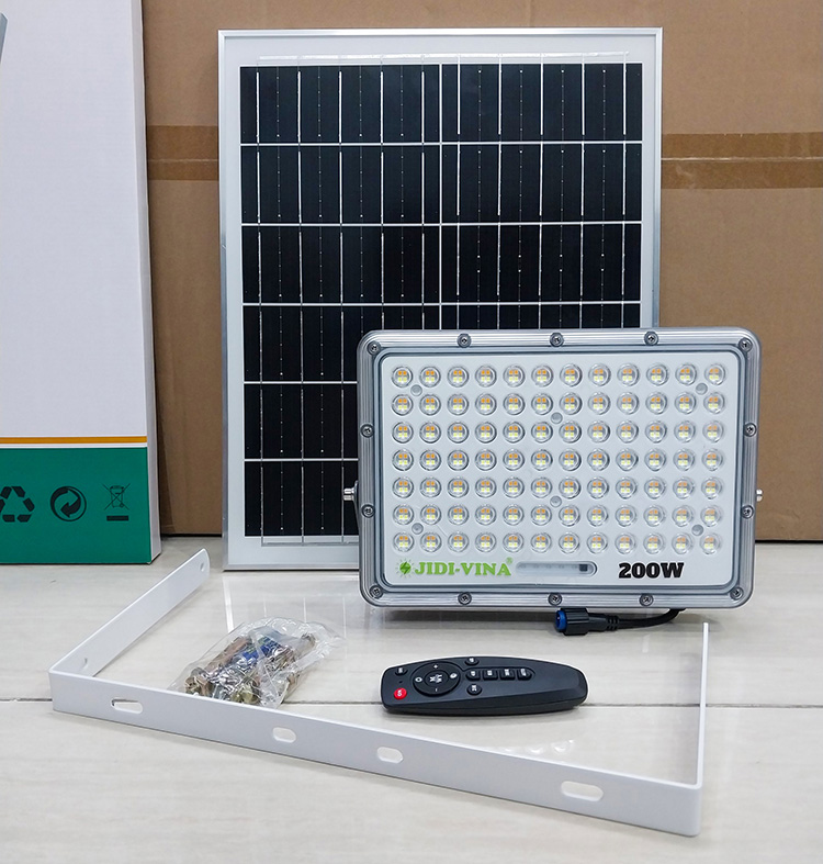 Đèn 200W Năng Lượng Mặt Trời JD-9200VN 3 Chế Độ Màu Tấm Pin Mono JIDI-VINA