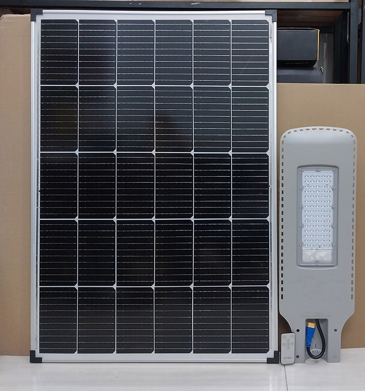Đèn đường 56W năng lượng mặt trời tấm pin Mono 130W