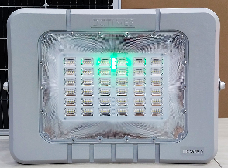 DCTIMES LD-WR5.0 - Đèn Pha 400W Năng Lượng Mặt Trời Led Báo Pin Dây Nối 5m