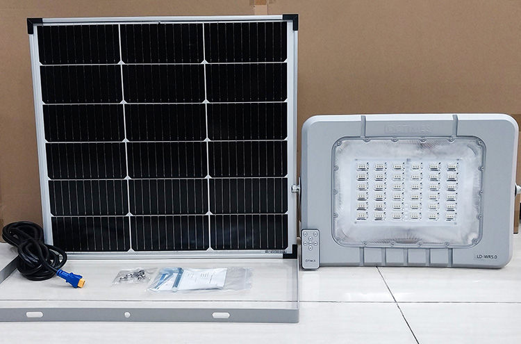 DCTIMES LD-WR5.0 - Đèn Pha 400W Năng Lượng Mặt Trời Led Báo Pin Dây Nối 5m