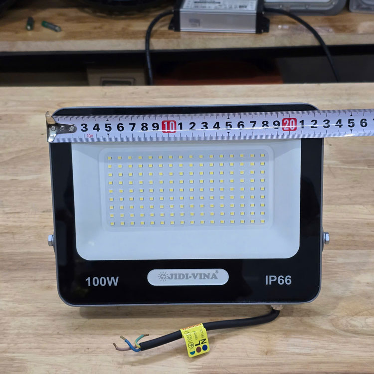 Đèn pha điện 100W