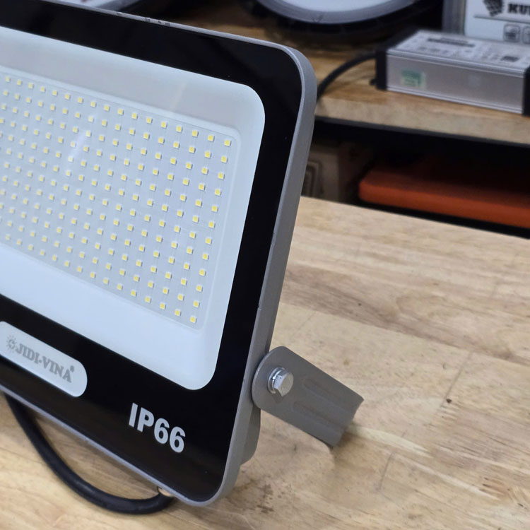 Đèn pha điện 150W