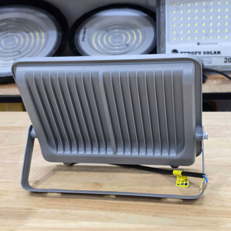 Đèn pha điện 150W