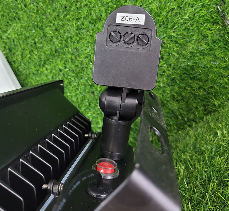 Đèn Pha Led Cảm Ứng Chống Trộm Năng Lượng Mặt Trời 30W