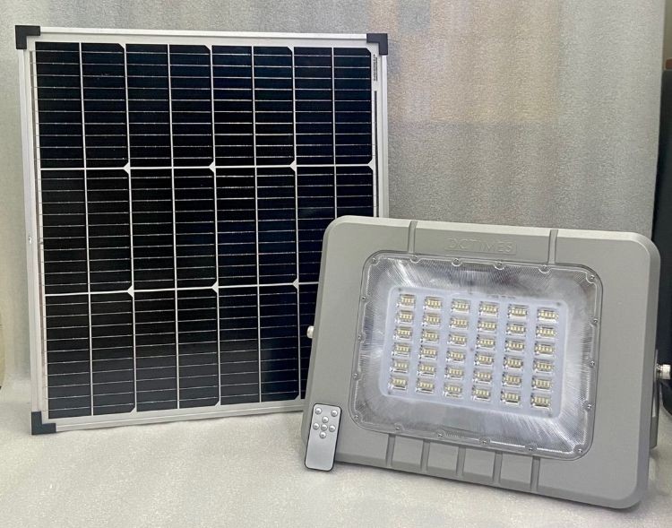 Đèn SPS 500W năng lượng mặt trời 