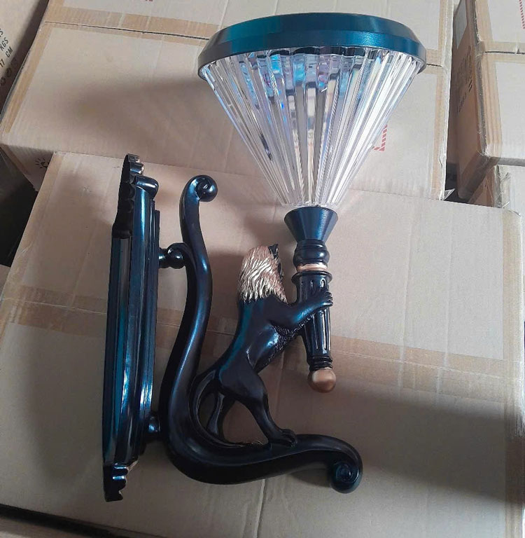 ĐÈN TREO TƯỜNG LION BÊN TRÁI