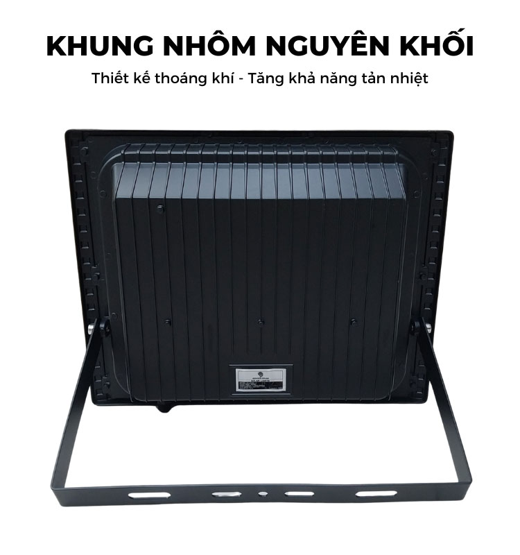 chất liệu khung nhôm nguyên khối