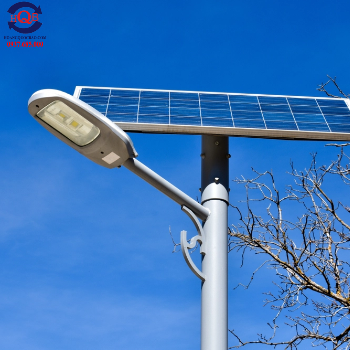 Giá đèn năng lượng mặt trời 300W (4)