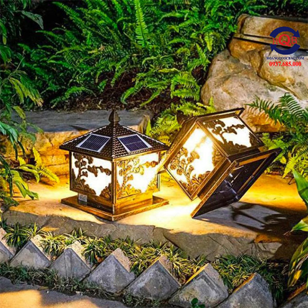 Đ&egrave;n cổng đồng thau