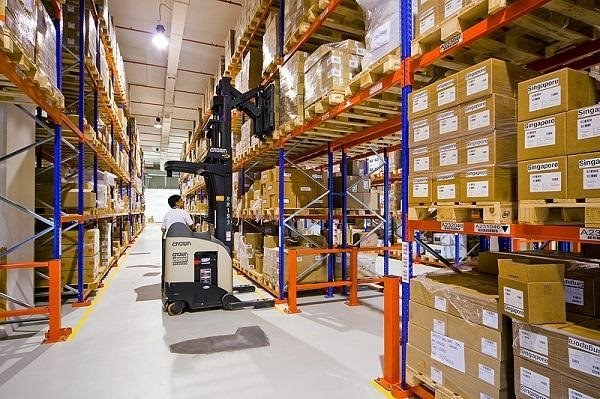 Đèn Highbay cung cấp ánh sáng tốt trong không gian kín