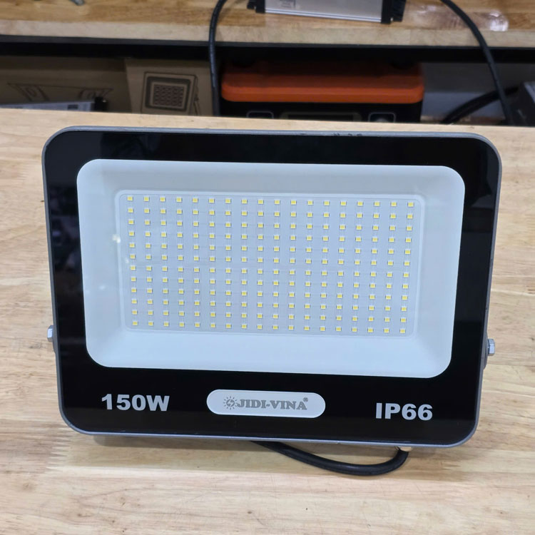 So sánh đèn huỳnh quang với đèn led? Loại nào nên sử dụng?